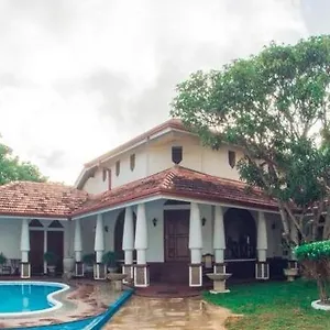 https://olideb-gedara-negombo.kandyhotelsnow.com