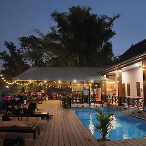 https://funny-riverside-backpackers.hotelsluangprabang.com